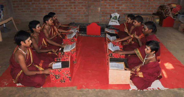Akhaara